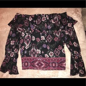 Off shoulder long sleeve